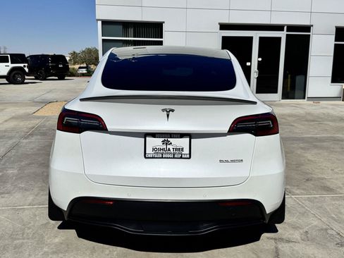 Used 2022 Tesla Model Y Performance AWD/4WD image 6