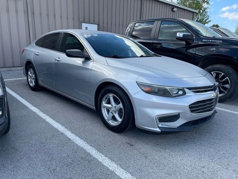 Used 2017 Chevrolet Malibu LS FWD image 9