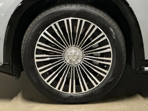 New 2025 Mercedes-Benz Maybach EQS 680 4MATIC image 11