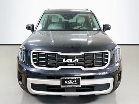New 2025 Kia Telluride S image 2