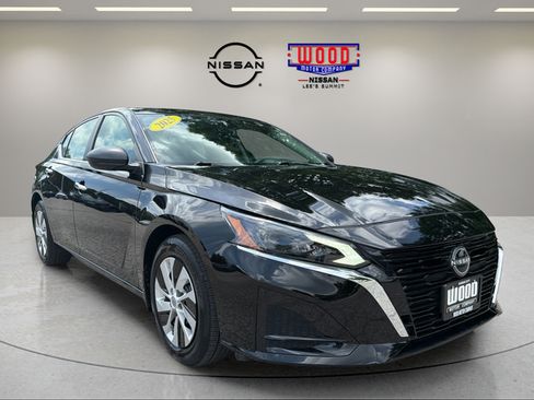Certified 2025 Nissan Altima 2.5 S FWD image 2