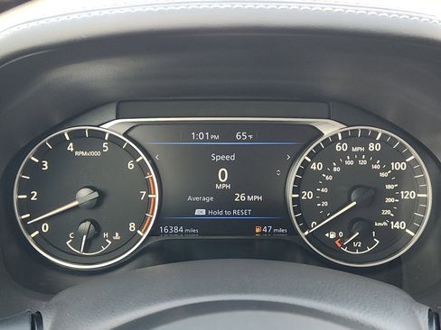 Used 2024 Nissan Altima 2.5 SR w/ SR Premium Package image 18