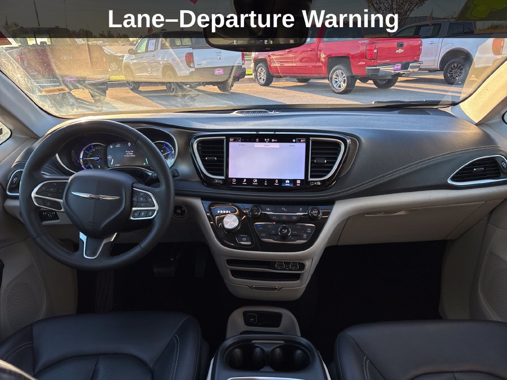 Used 2024 Chrysler Pacifica Limited FWD image 18