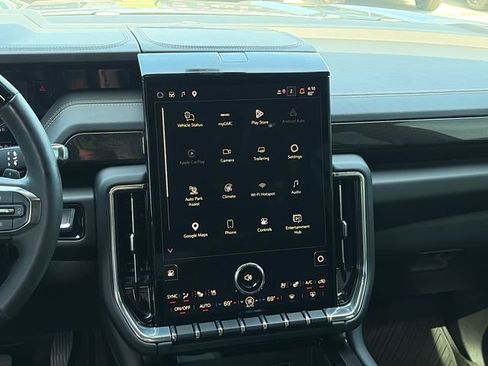 Used 2025 GMC Yukon Elevation w/ Elevation Premium Package RWD image 13