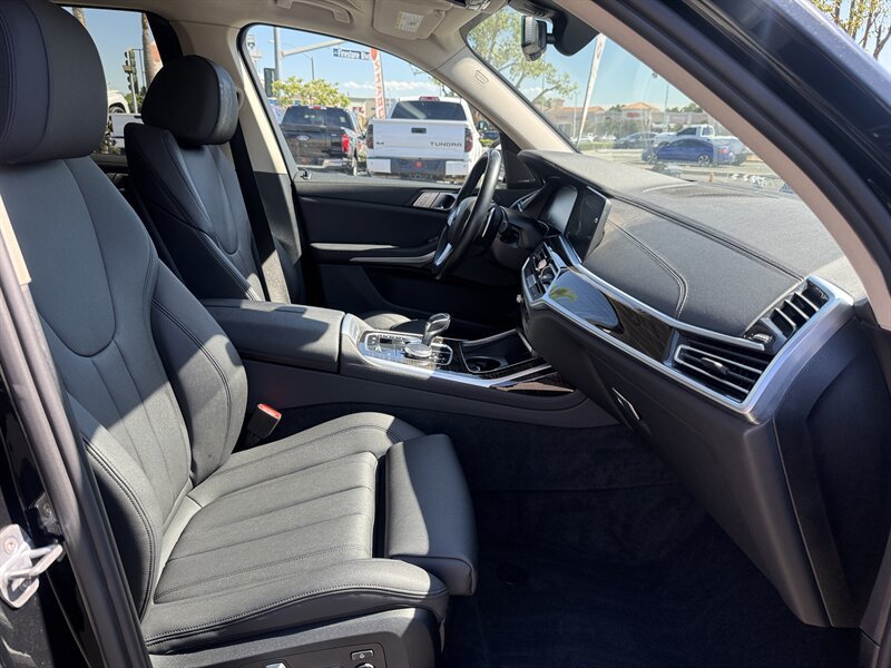 Used 2020 BMW X7 xDrive40i w/ Premium Package AWD/4WD image 43