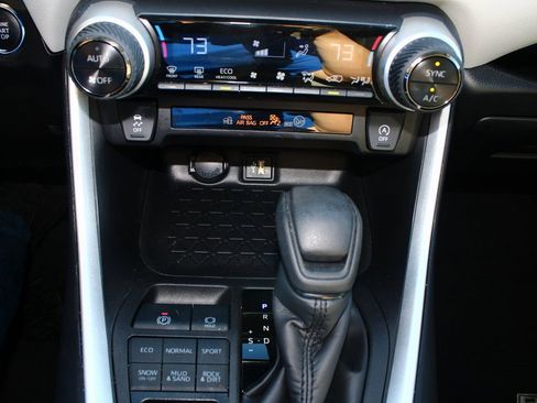 Used 2024 Toyota RAV4 XLE image 19