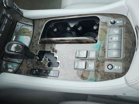 Used 2007 Lexus LS 460 L RWD image 20