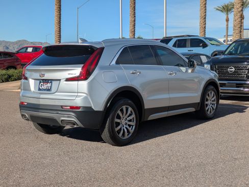 Used 2021 Cadillac XT4 Premium Luxury image 3