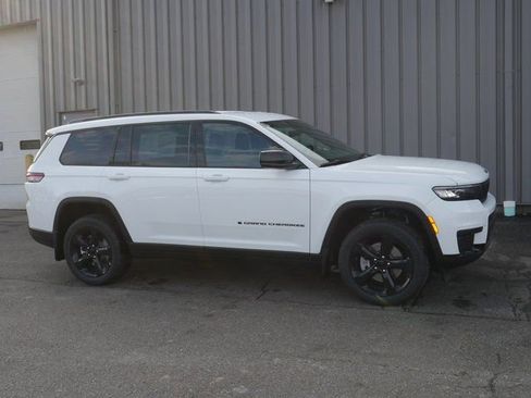 New 2025 Jeep Grand Cherokee L Laredo AWD/4WD image 8
