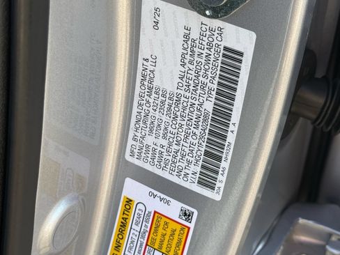 Used 2025 Honda Accord LX image 34