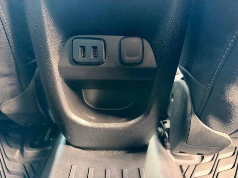 Used 2016 GMC Canyon SLE w/ Nightfall Edition AWD/4WD image 18