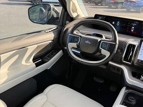 Certified 2025 Ford Expedition Max Platinum AWD/4WD image 10