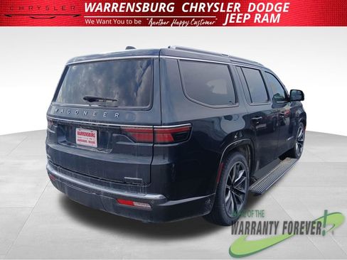 Used 2022 Jeep Wagoneer Series III w/ Premium Group I AWD/4WD image 3