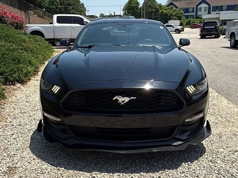 Used 2016 Ford Mustang Coupe RWD image 4
