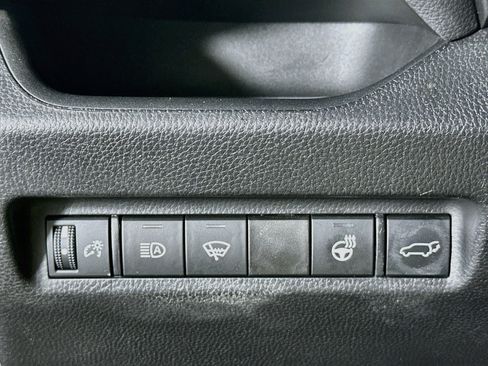 Used 2021 Toyota RAV4 XLE Premium AWD/4WD image 17