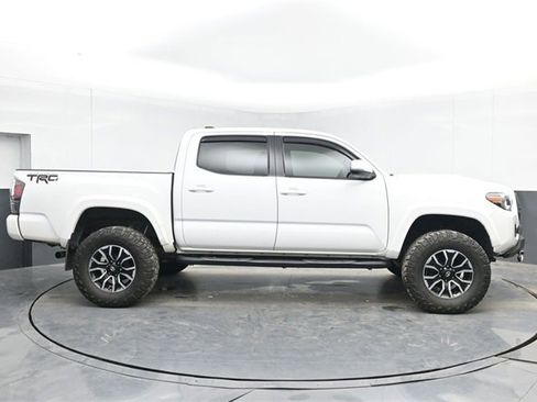 Used 2020 Toyota Tacoma TRD Sport w/ TRD Premium Sport Package image 11