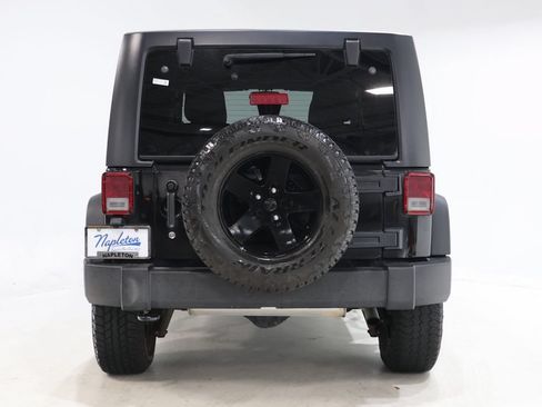 Used 2017 Jeep Wrangler Unlimited Sport w/ Quick Order Package 24S AWD/4WD image 6
