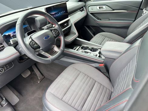 Certified 2025 Ford Explorer ST-Line w/ ST-Line Street Pack AWD/4WD image 21