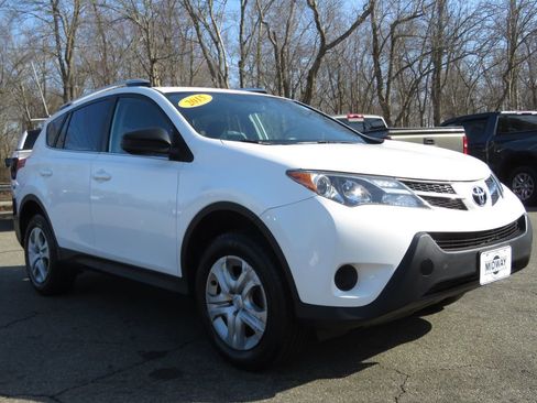 Used 2015 Toyota RAV4 LE image 3