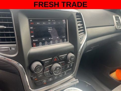 Used 2020 Jeep Grand Cherokee Laredo AWD/4WD image 8