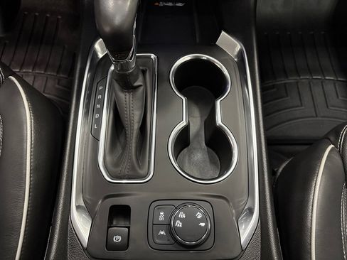 Used 2021 Chevrolet Traverse High Country AWD/4WD image 19
