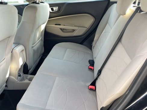 Used 2015 Ford Fiesta SE image 11