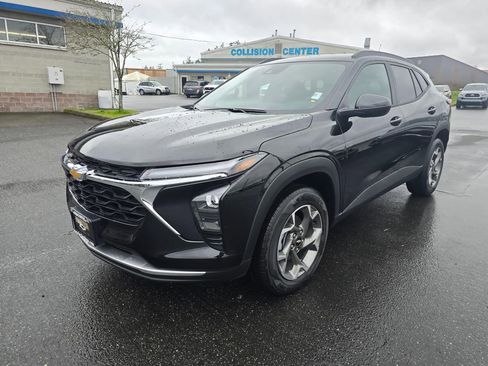 New 2026 Chevrolet Trax LT FWD image 8