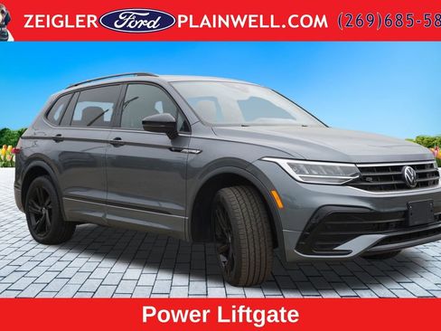 Used 2023 Volkswagen Tiguan SE R-Line AWD/4WD image 7