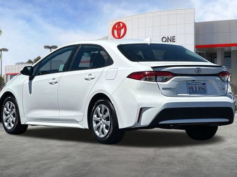 Used 2021 Toyota Corolla LE FWD image 6