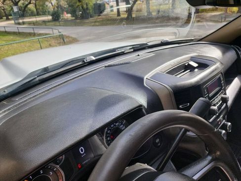 Used 2019 RAM 5500 Tradesman w/ Chrome Appearance Group image 21