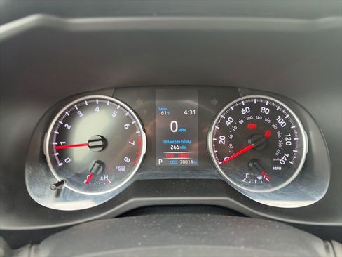 Used 2021 Toyota RAV4 LE AWD/4WD image 9