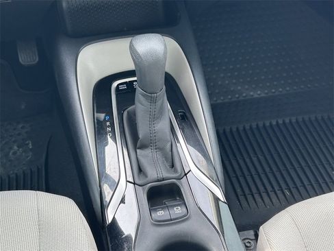 Used 2021 Toyota Corolla LE image 21