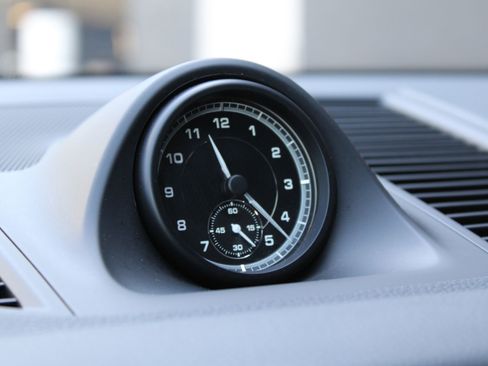 Certified 2024 Porsche Macan image 22