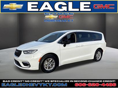Used 2024 Chrysler Pacifica Touring-L