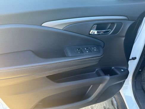 Used 2021 Honda Ridgeline Sport image 6