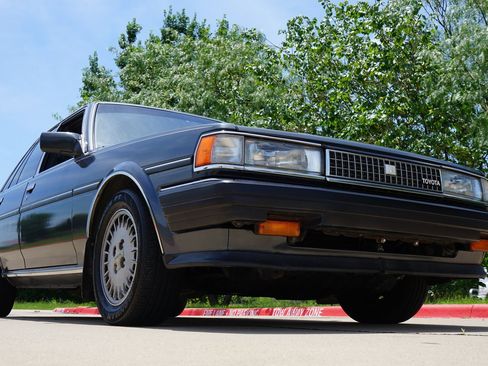 Used 1987 Toyota Cressida Sedan RWD image 22