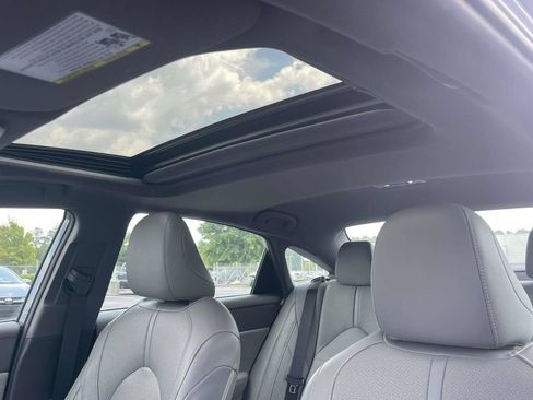 Used 2020 Toyota Avalon Limited w/ Advanced Safety Package FWD image 18