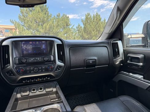Used 2015 Chevrolet Silverado 2500 LTZ AWD/4WD image 27
