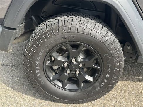 Used 2023 Jeep Wrangler Willys image 17