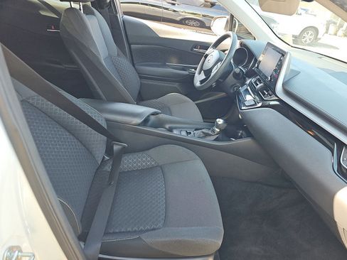 Used 2021 Toyota C-HR LE FWD image 8