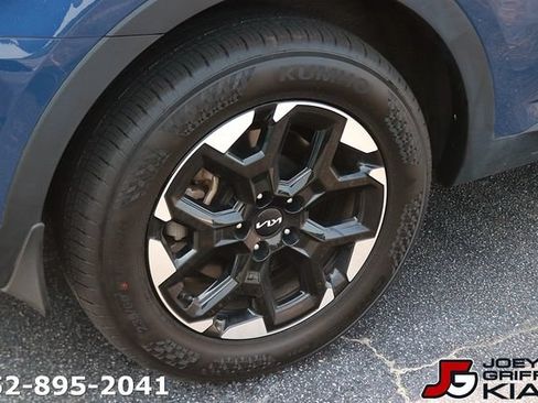 Certified 2024 Kia Sorento S w/ Panoramic Sunroof Package FWD image 8