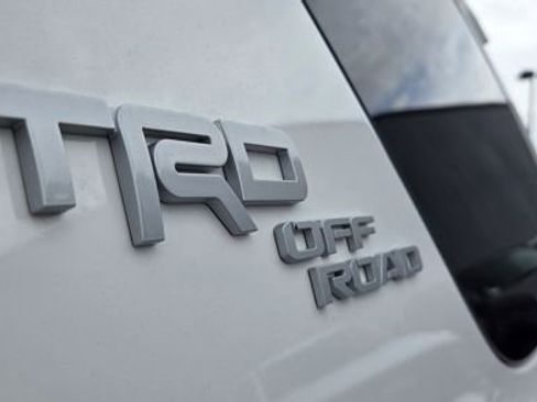 Used 2018 Toyota 4Runner TRD Off-Road Premium image 15