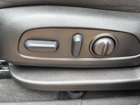 Used 2024 Chevrolet Equinox LT image 19