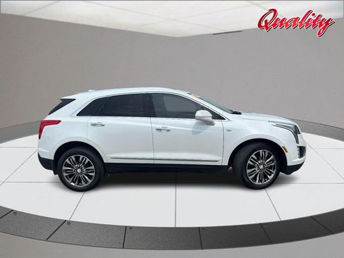 Used 2018 Cadillac XT5 Premium Luxury AWD/4WD image 2