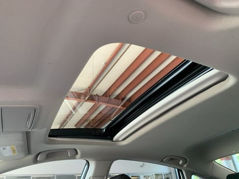 Used 2023 Honda Accord EX image 25