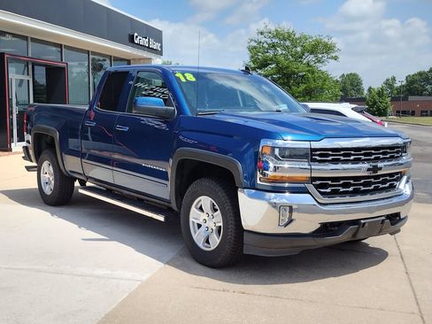 Used 2018 Chevrolet Silverado 1500 LT w/ All Star Edition AWD/4WD image 12