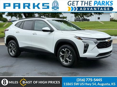 New 2025 Chevrolet Trax LT w/ Driver Confidence Package FWD image 1