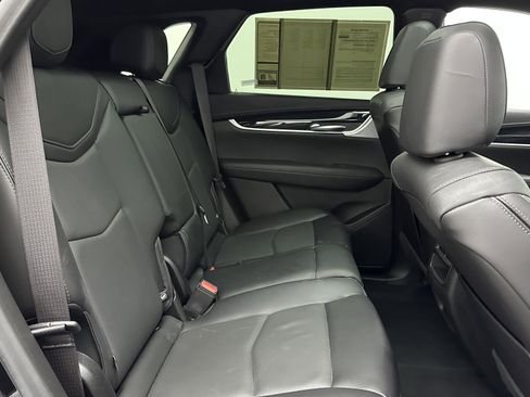 Used 2025 Cadillac XT5 Premium Luxury image 37