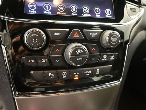 Used 2019 Jeep Grand Cherokee Altitude image 35