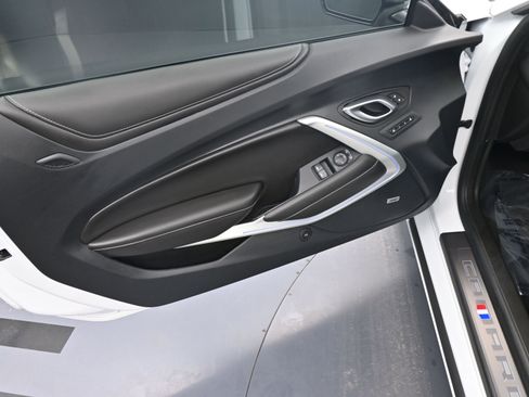 Used 2023 Chevrolet Camaro SS RWD image 13